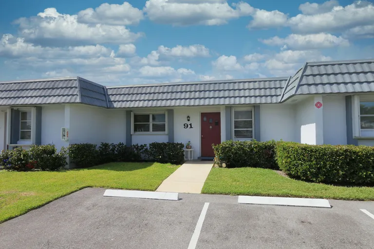 2886 Fernley Dr E, West Palm Beach, FL 33415