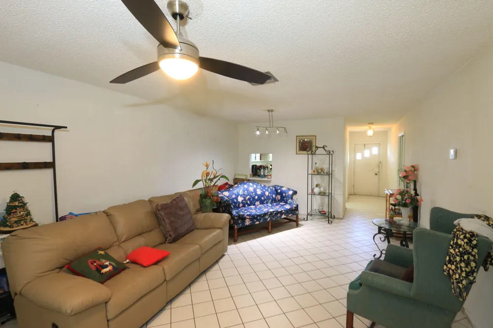 2886 Fernley Dr E, West Palm Beach, FL 33415