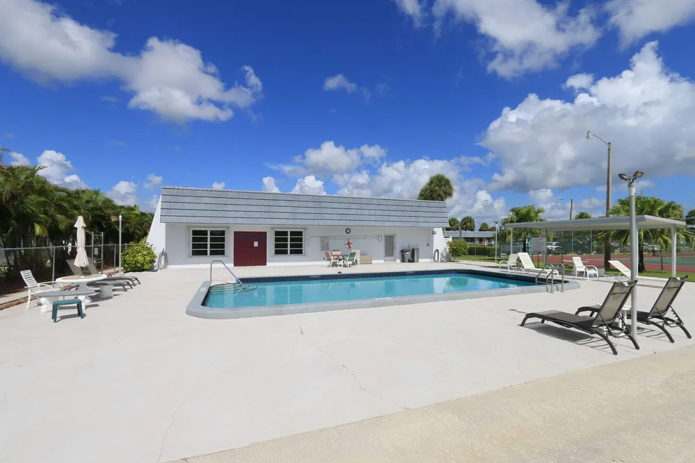 2886 Fernley Dr E, West Palm Beach, FL 33415