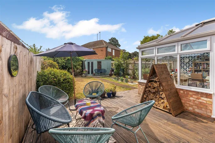 Property carousel image 12