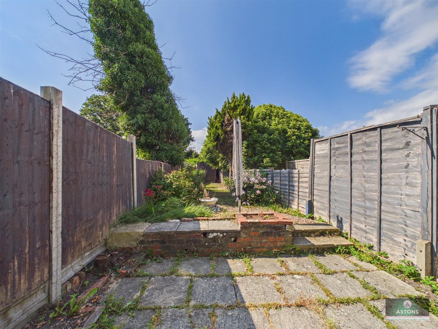 Hazelwick Road, Three Bridges, Crawley Image 14