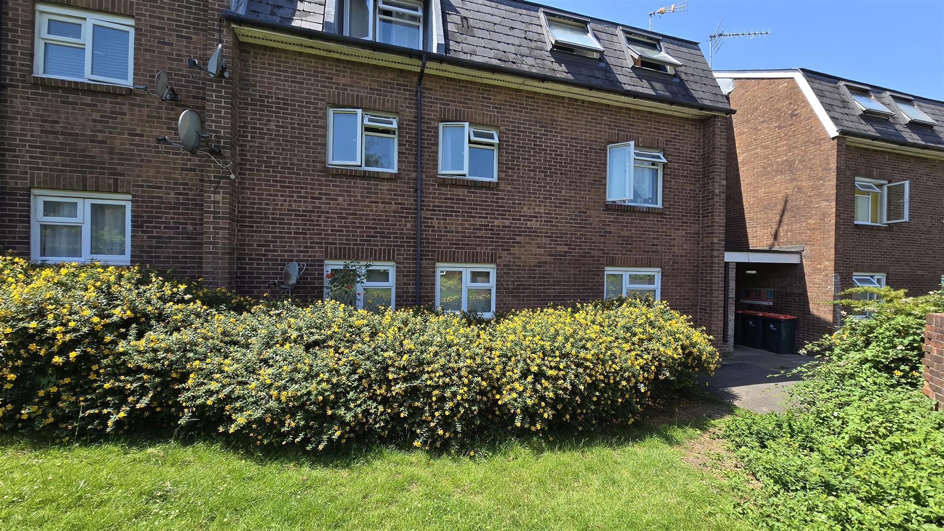 Britten Close, Bewbush Image 14