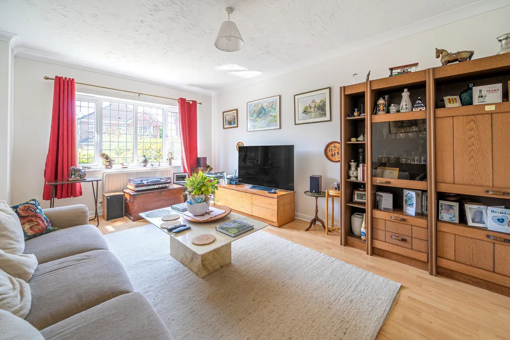 Falcon Way, Brackley, NN13 photo 3