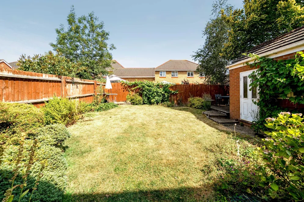 Falcon Way, Brackley, NN13 photo 10