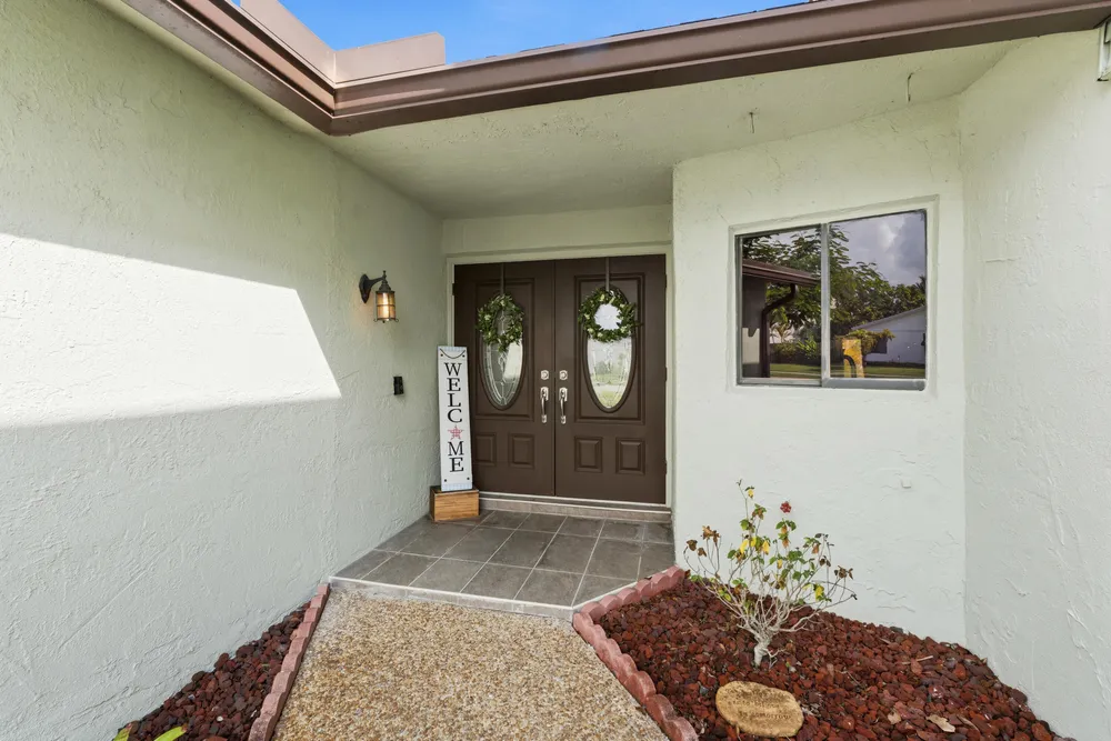 9437 NW 46th Ct, Sunrise, FL 33351