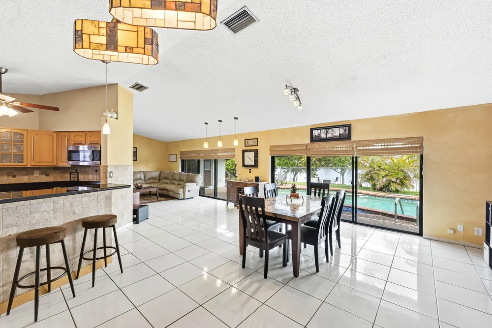 9437 NW 46th Ct, Sunrise, FL 33351
