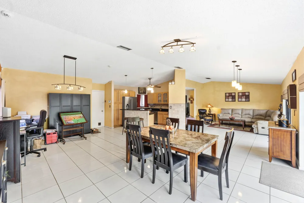 9437 NW 46th Ct, Sunrise, FL 33351