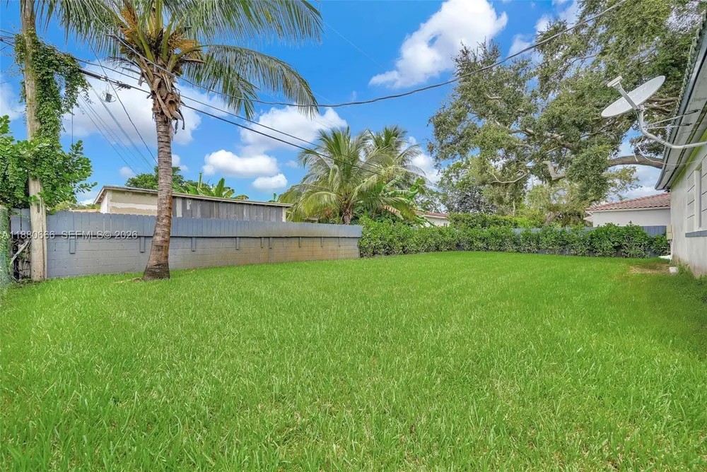 11102 NE 9th Ct, Biscayne Park, FL 33161