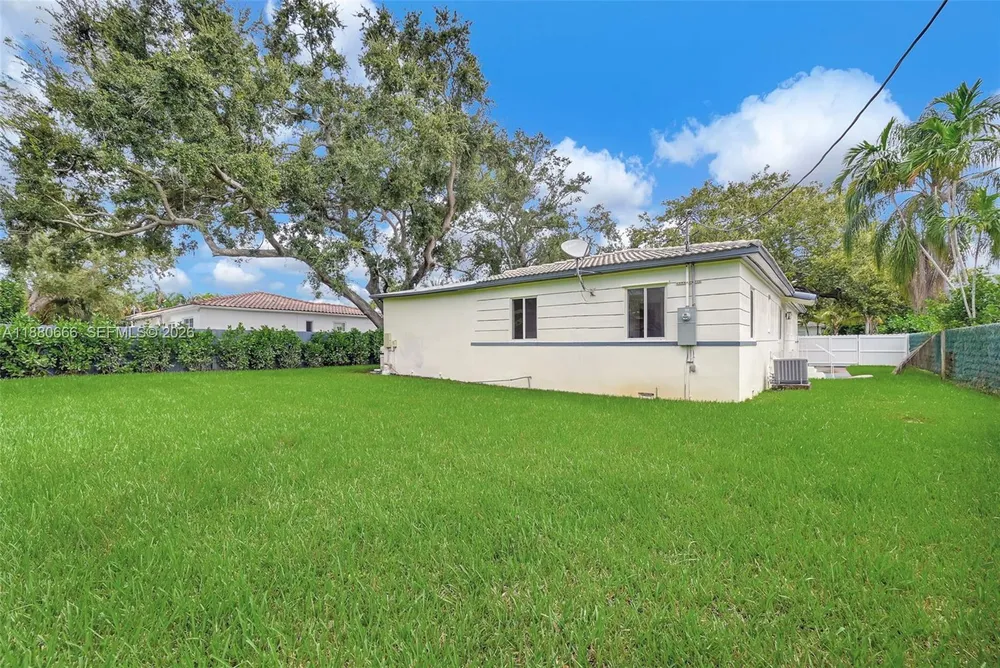 11102 NE 9th Ct, Biscayne Park, FL 33161
