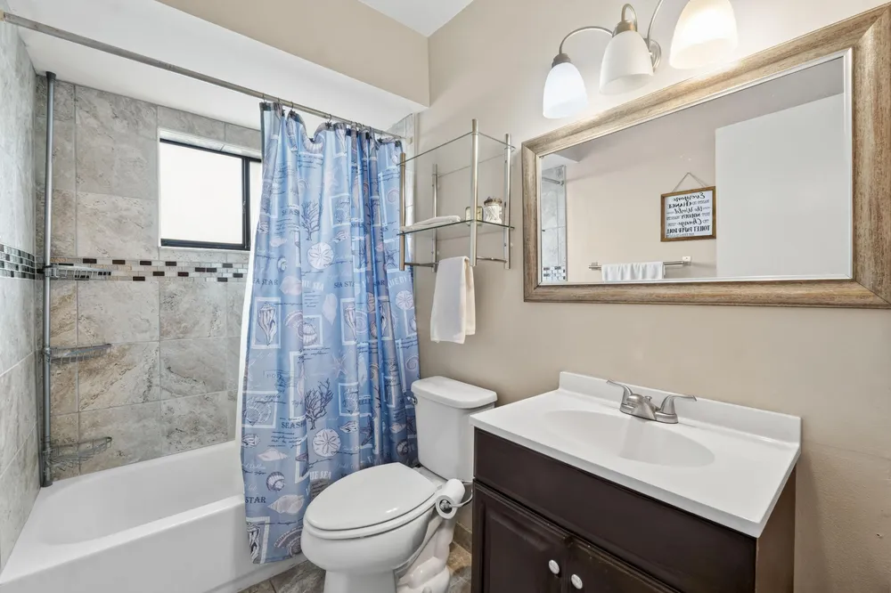 9437 NW 46th Ct, Sunrise, FL 33351