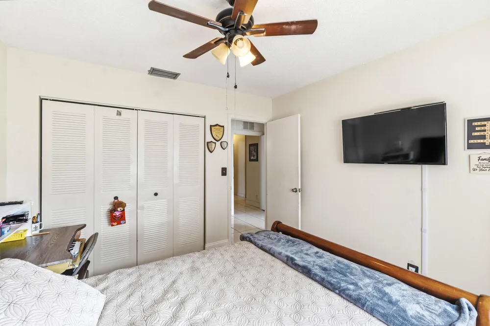 9437 NW 46th Ct, Sunrise, FL 33351