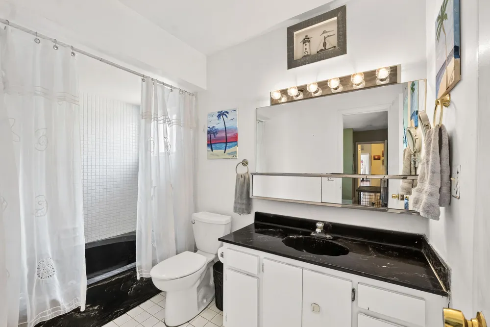 9437 NW 46th Ct, Sunrise, FL 33351