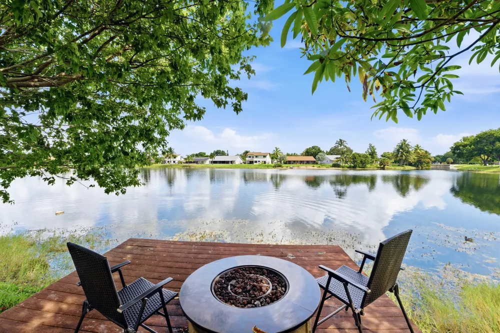 9437 NW 46th Ct, Sunrise, FL 33351