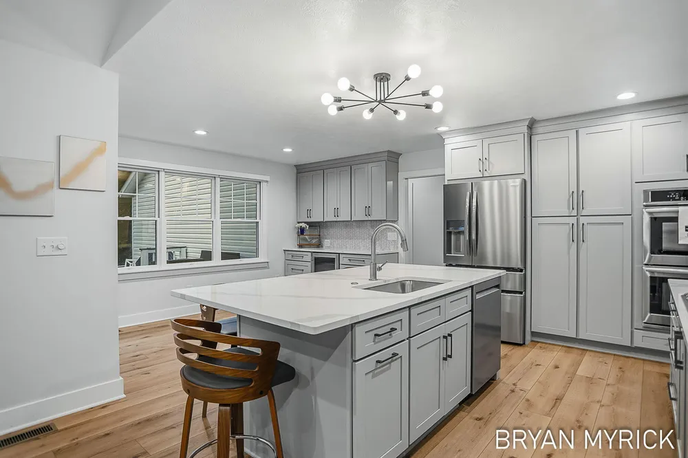 4612 Forest Ln, Holland, MI 49423