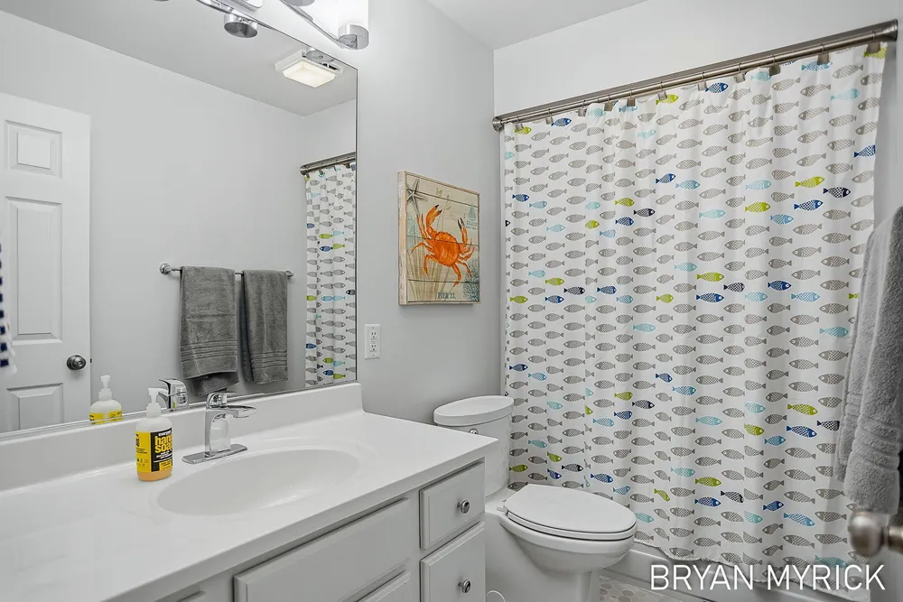 4612 Forest Ln, Holland, MI 49423