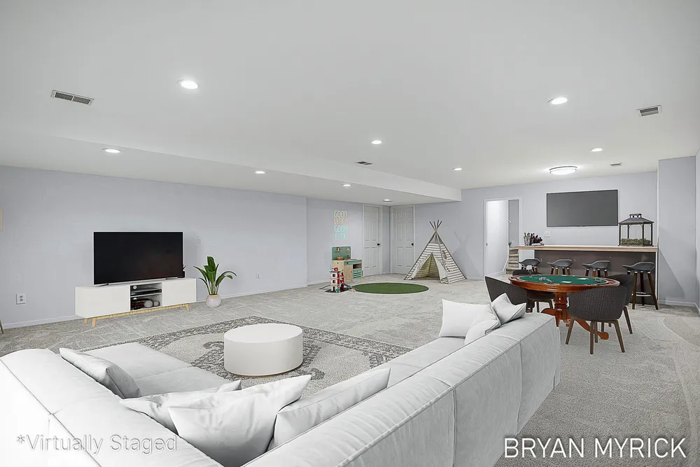 4612 Forest Ln, Holland, MI 49423