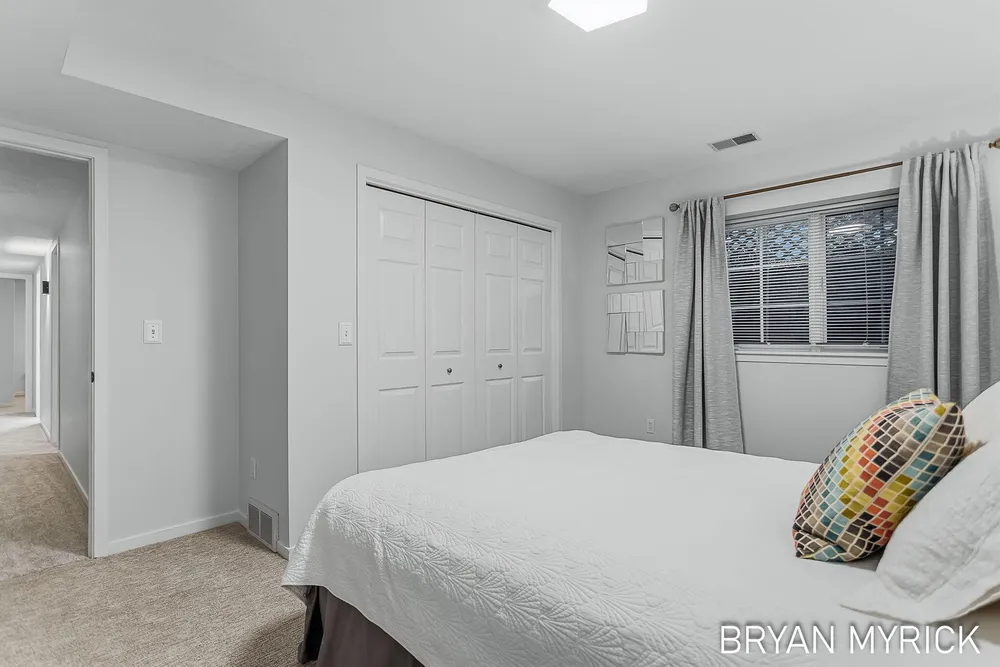 4612 Forest Ln, Holland, MI 49423