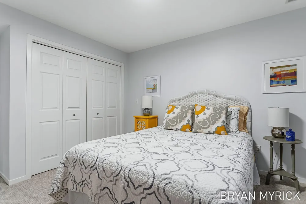 4612 Forest Ln, Holland, MI 49423