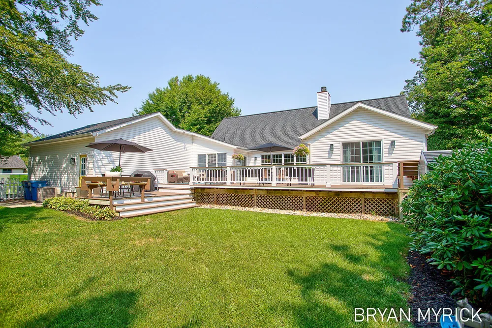 4612 Forest Ln, Holland, MI 49423
