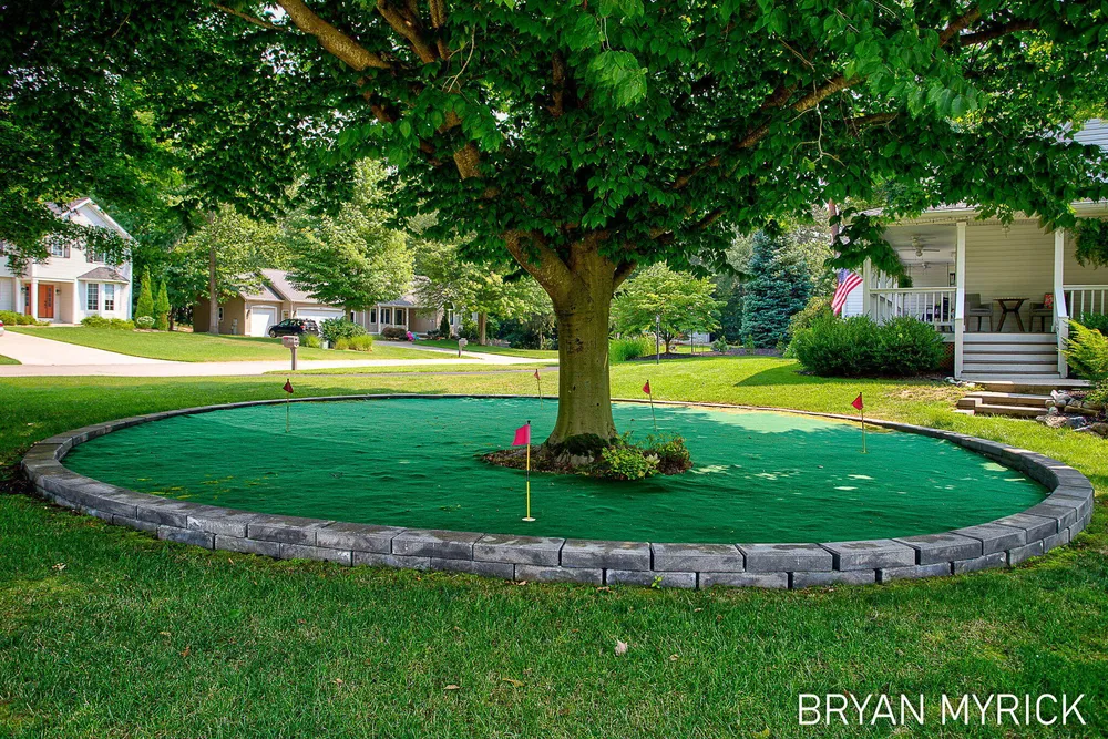 4612 Forest Ln, Holland, MI 49423
