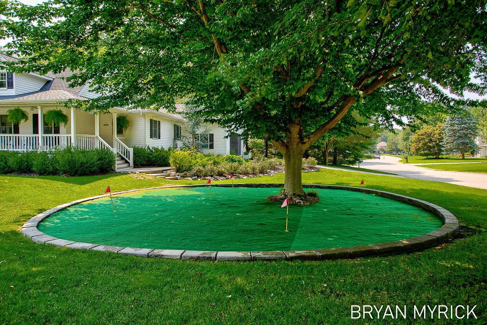 4612 Forest Ln, Holland, MI 49423