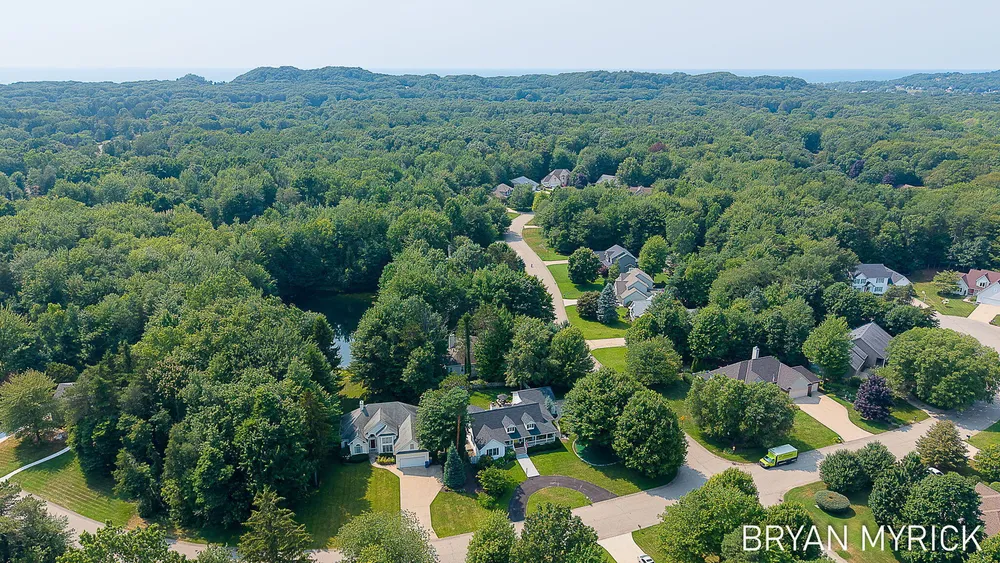 4612 Forest Ln, Holland, MI 49423