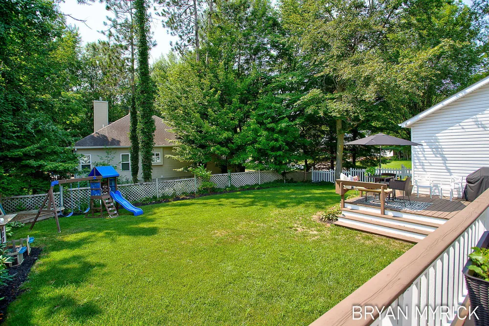 4612 Forest Ln, Holland, MI 49423