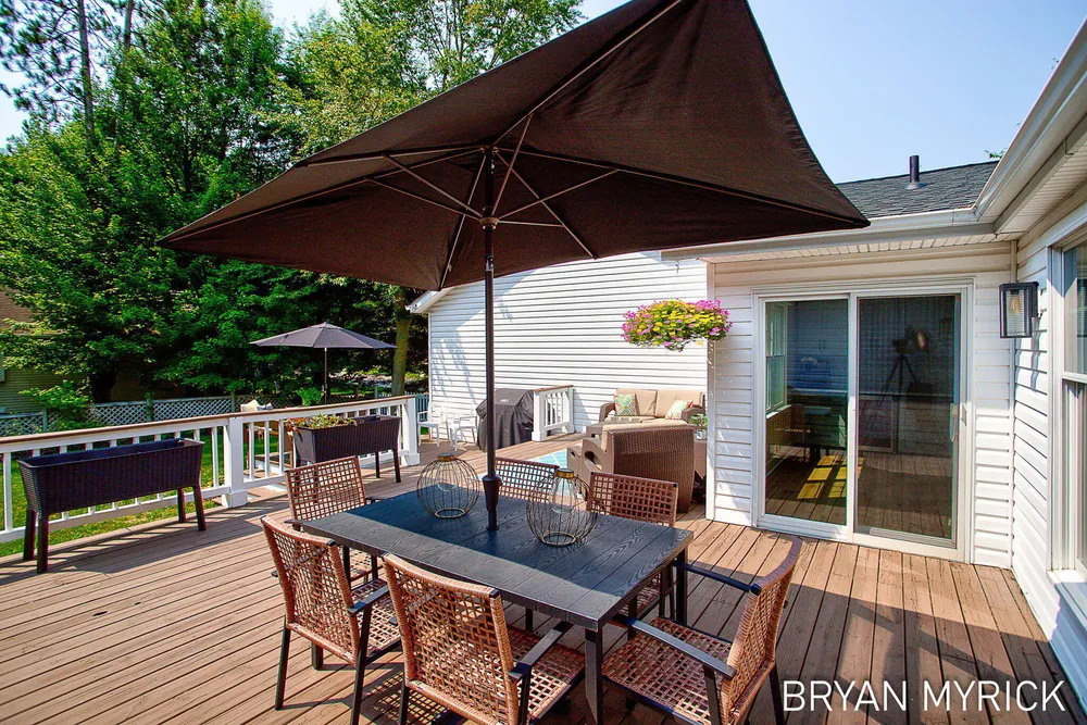 4612 Forest Ln, Holland, MI 49423