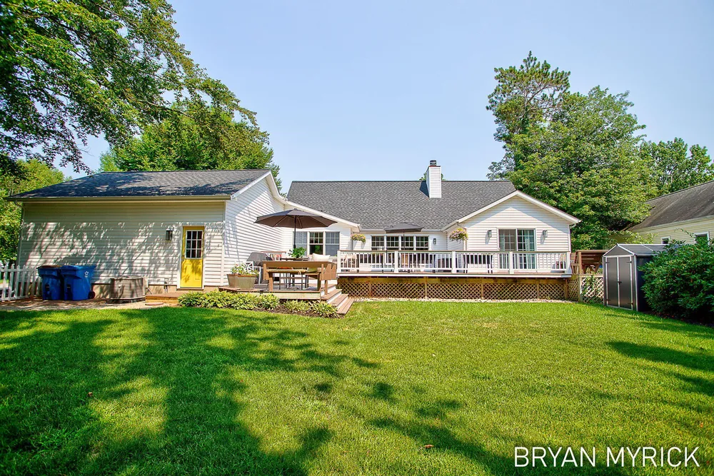 4612 Forest Ln, Holland, MI 49423