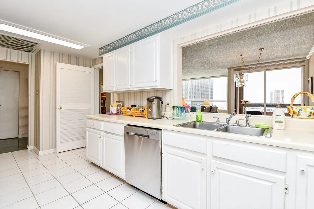 5150 Hidalgo St, Houston, TX 77056