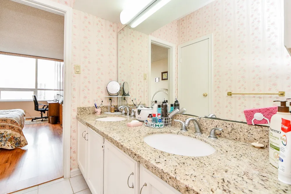 5150 Hidalgo St, Houston, TX 77056