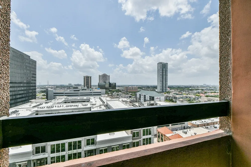 5150 Hidalgo St, Houston, TX 77056