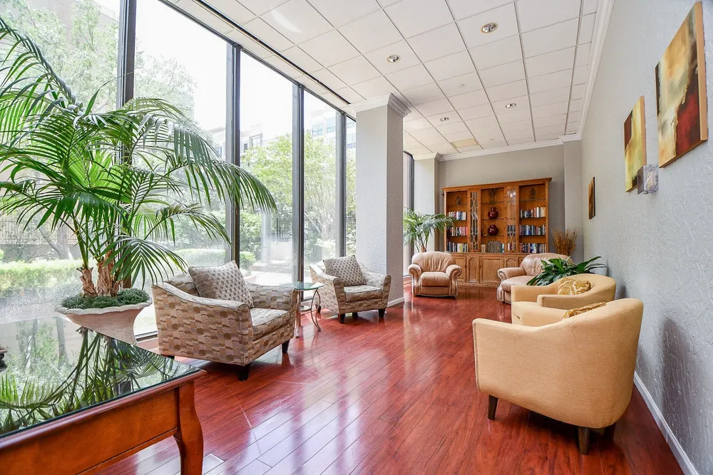5150 Hidalgo St, Houston, TX 77056