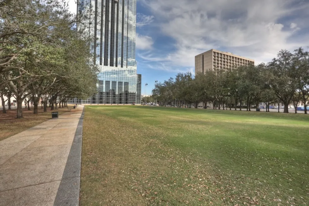 5150 Hidalgo St, Houston, TX 77056