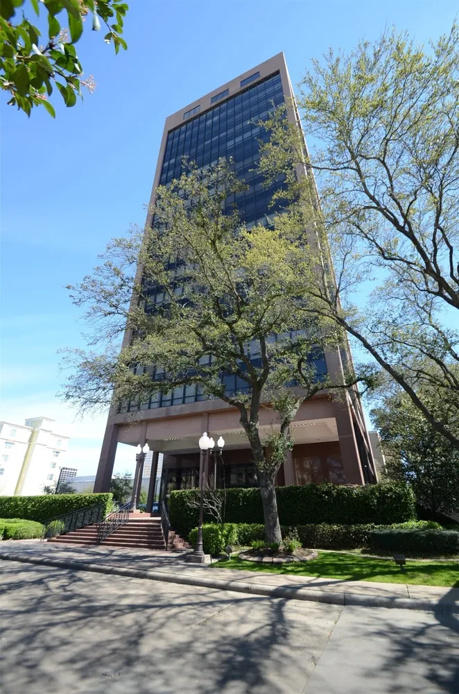 5150 Hidalgo St, Houston, TX 77056