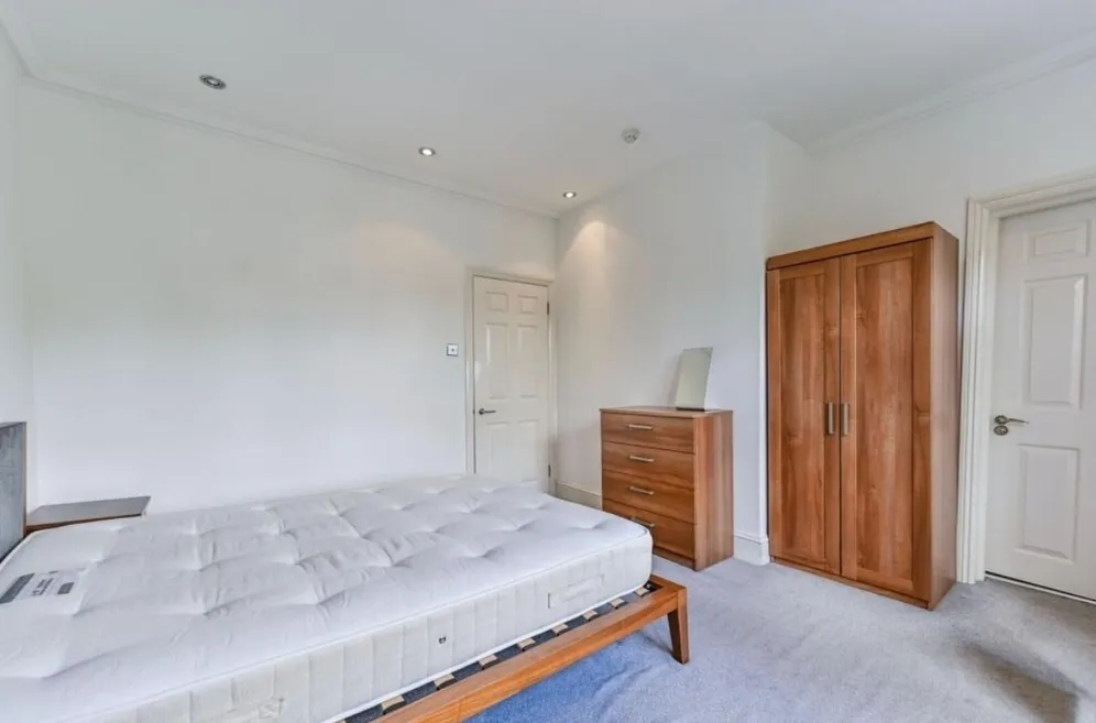 King Henrys Road London NW3 photo 5