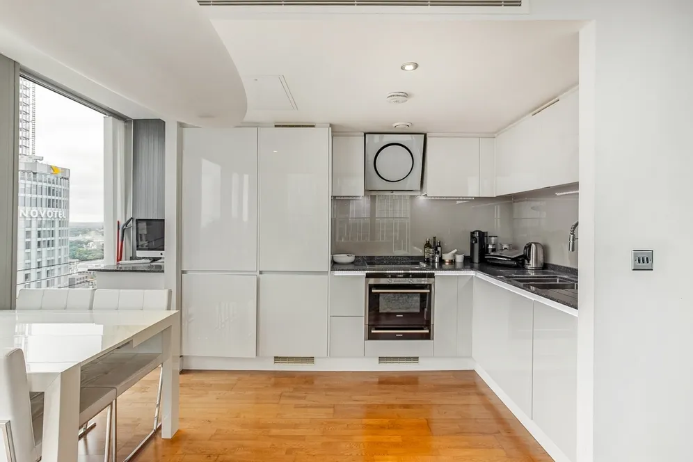 Landmark East Tower, E14 photo 3
