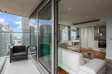 Landmark East Tower, E14 photo 4