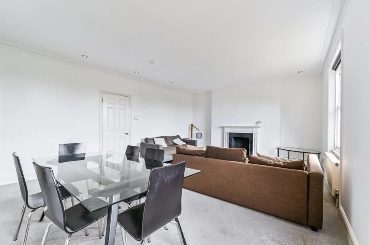 King Henrys Road London NW3 photo 11