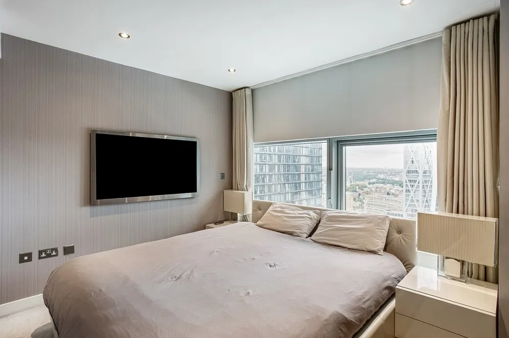 Landmark East Tower, E14 photo 8