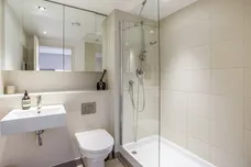 Landmark East Tower, E14 photo 9