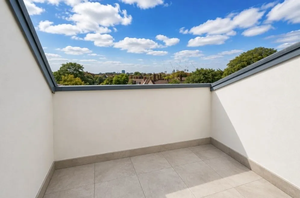 King Henrys Road London NW3 photo 13