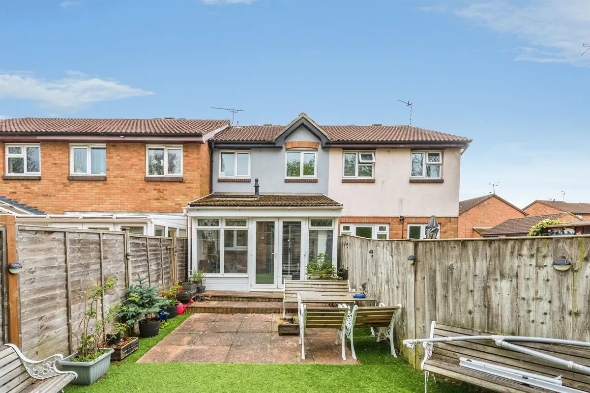 Percheron Close, Shaw, Swindon