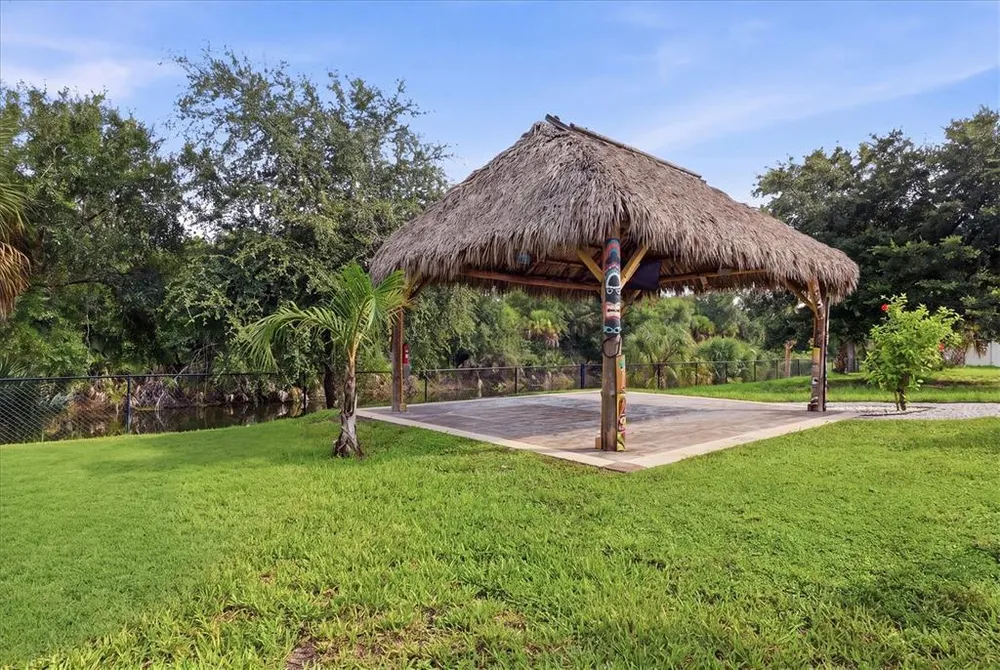 281 Pembroke Dr, Port Charlotte, FL 33954