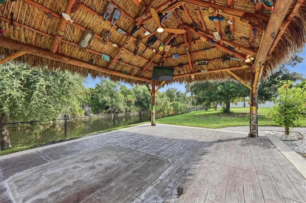 281 Pembroke Dr, Port Charlotte, FL 33954