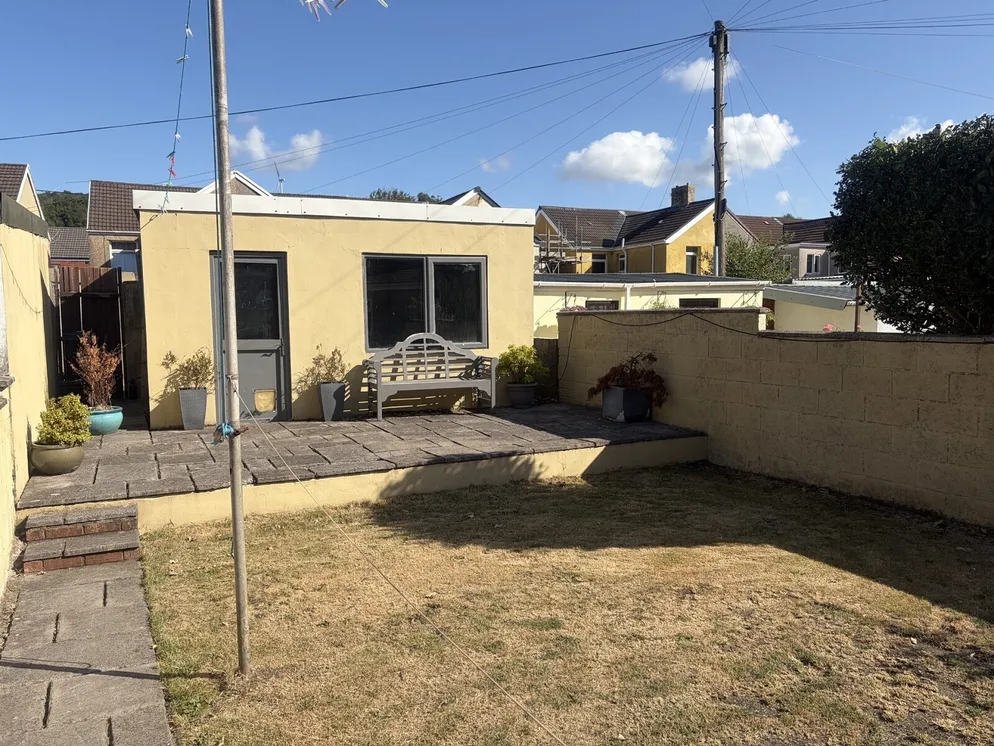 Property carousel item 11