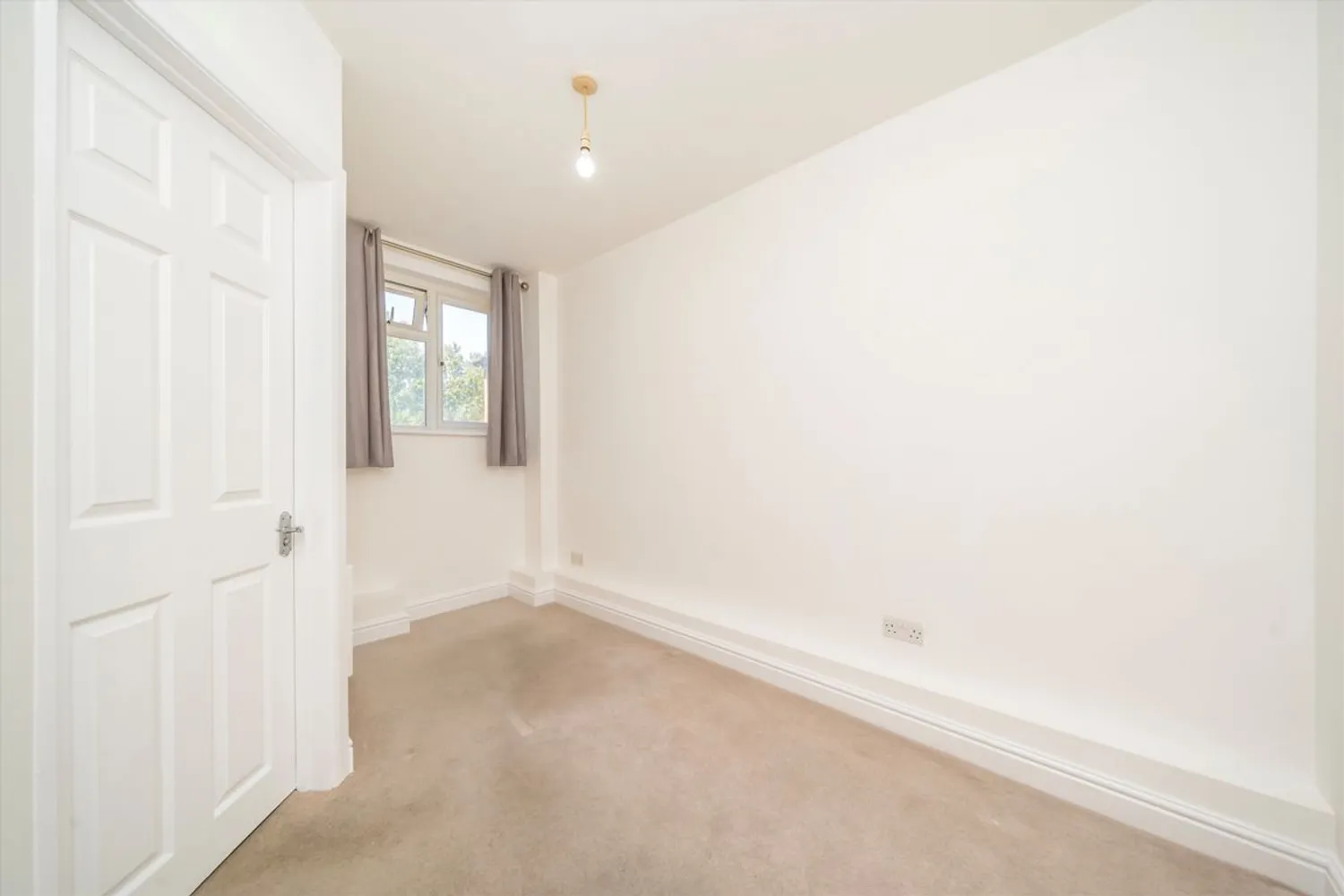 Waldegrave Road, Teddington, TW11 photo 4