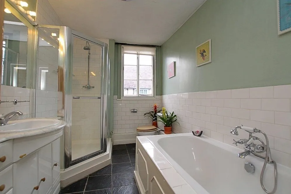 Holywell Hill St. Albans AL1 photo 5