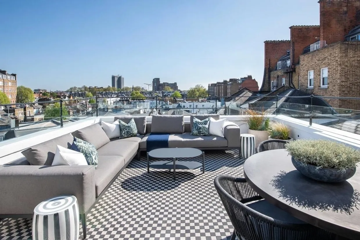 Prince of Wales Terrace London W8 photo 3