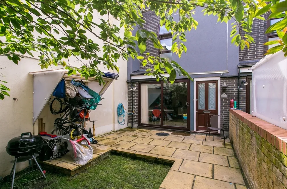 Larkhall Lane Clapham SW4 photo 3